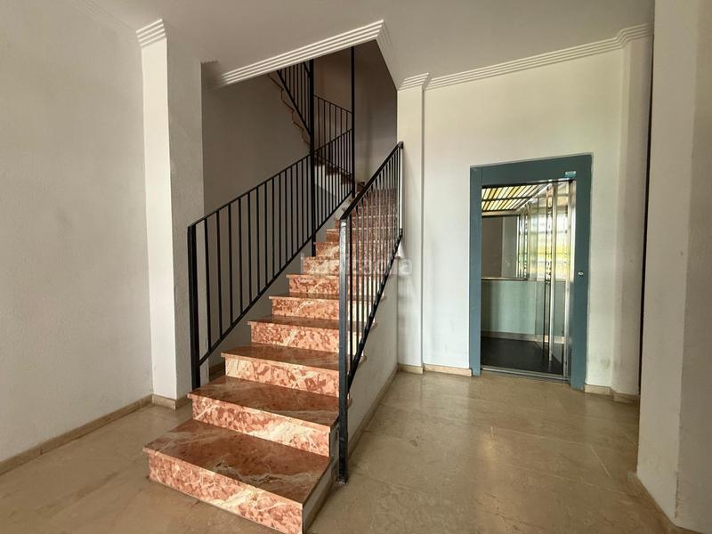 Foto f83fd71a-6d9f-4c45-a01f-abbaebdb9200. Etagenwohnung mit pool in Sollana