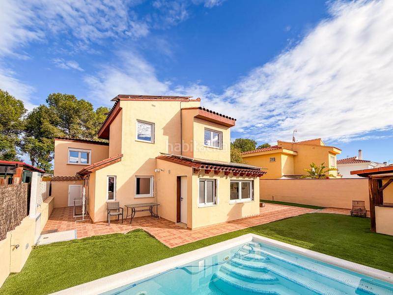 Foto 5ce1395a-771f-47b6-85bc-4f30870e750c. Xalet amb calefacció aparcament piscina a Riba - roja de Túria