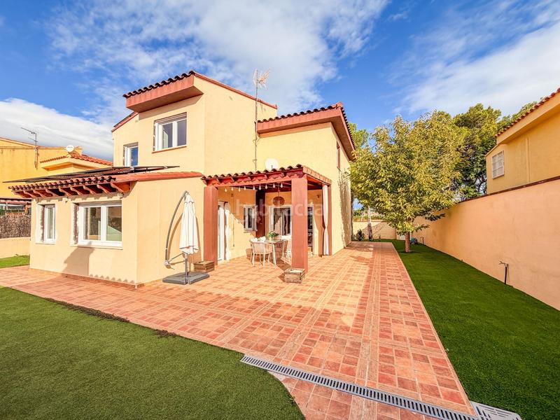 Foto 614f23d0-d836-41aa-a067-ad0402ca5ce0. Xalet amb calefacció aparcament piscina a Riba - roja de Túria