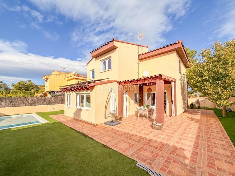 Foto 7ce5b3d5-7cda-43f5-8c6a-b2ead0ff1e88. Xalet amb calefacció aparcament piscina a Riba - roja de Túria