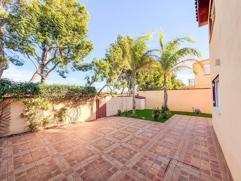 Foto a59dabe9-08e1-4fb5-bc41-903d58c02ad7. Xalet amb calefacció aparcament piscina a Riba - roja de Túria