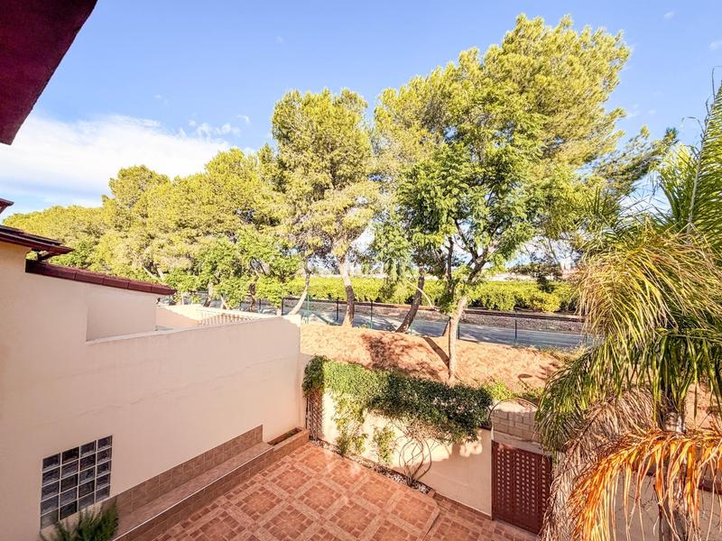 Foto ed1e7c97-6d2b-45d0-aec7-62ae7ab31c71. Xalet amb calefacció aparcament piscina a Riba - roja de Túria