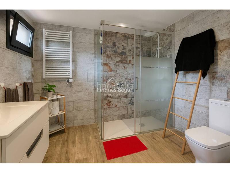 Foto ca8ab24a-f8d1-4a77-9de7-840a97b3ca2c. Chalet , encantadora casa renovada con estilo moderno y piscina privada. en Begur