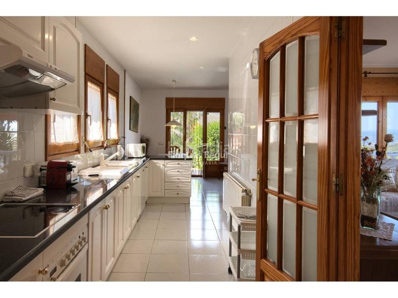 Foto 54b09ecb-08c2-430f-8d03-0e729d9d0990. Haus mit heizung parking pool in Begur Begur