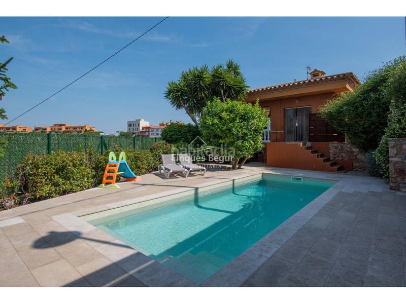 Foto f499d0c3-f3cb-4bb8-8909-b336f28f4062. Haus mit heizung parking pool in Begur Begur