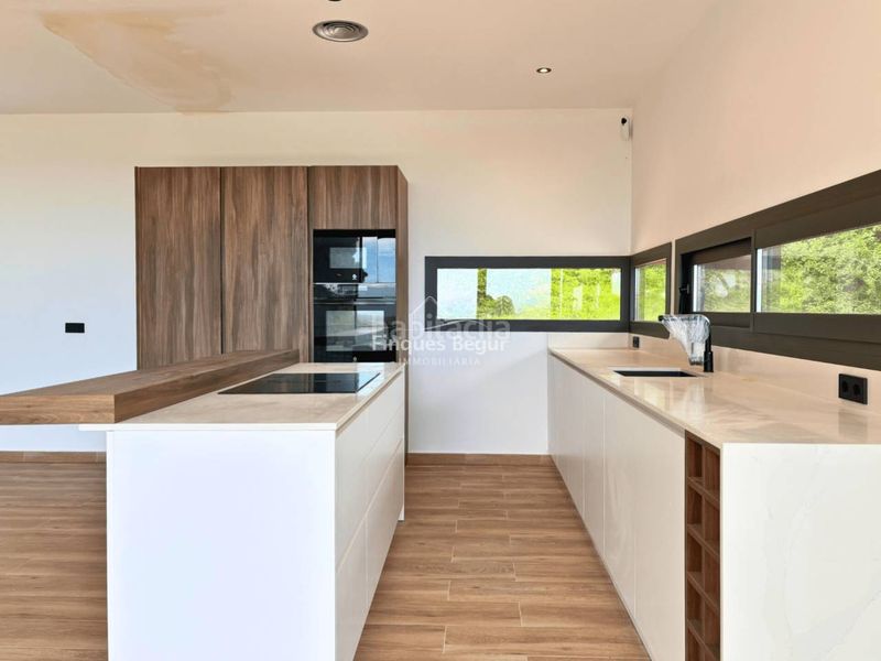 Foto a13954dd-8657-4d45-8f53-90952bd09cea. Xalet amb calefacció aparcament piscina a residencial Begur-esclanyà Begur