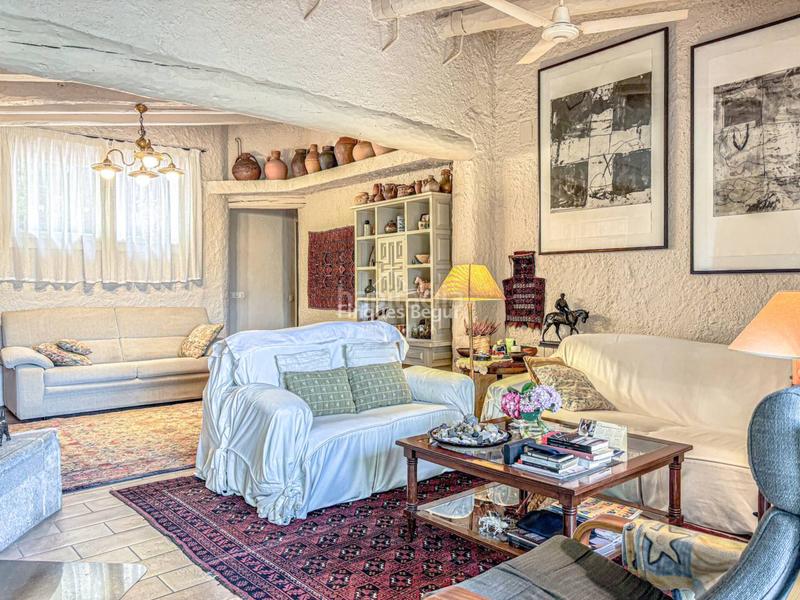 Foto 0c563072-1d11-4659-bc8d-4622a23cd024. Casa , casa de pueblo con jardín privado y licencia turística cerca del centro en Begur