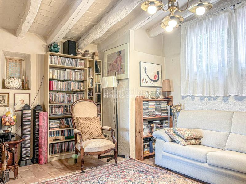 Foto 533f1008-8826-4f25-8499-fe4354815169. Casa , casa de pueblo con jardín privado y licencia turística cerca del centro en Begur