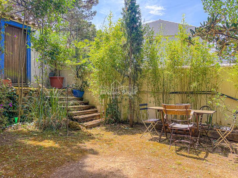 Foto aef35f5d-48f8-4f06-8a66-726bdce4014f. Casa , casa de pueblo con jardín privado y licencia turística cerca del centro en Begur