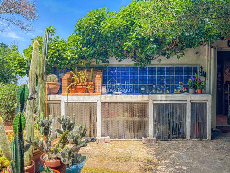 Foto b6782693-466c-45f7-8019-a96100146827. Casa , casa de pueblo con jardín privado y licencia turística cerca del centro en Begur