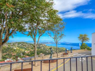 Casa  Sant ramon. Begur, 3 apartamentos independientes con vistas panorámicas, jar