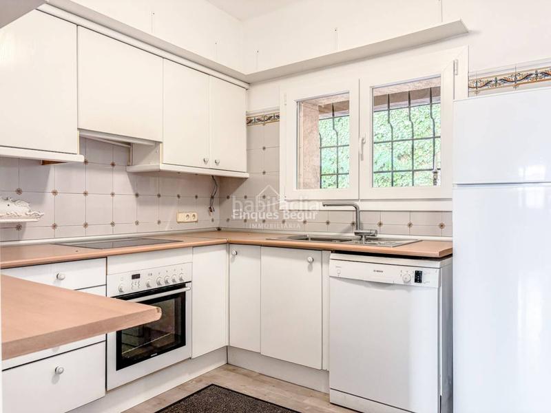 Foto 0de8d65f-70e1-4b37-9415-d03cce5b0946. House with heating parking in Begur Begur