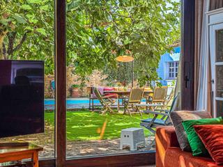 Chalet  Ample. Encantadora casa señorial con jardín y piscina en el centro del