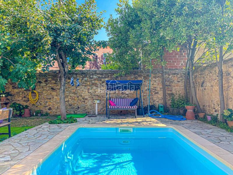 Foto 15b1cc49-c444-4114-ba82-9c46fb11011b. Xalet amb calefacció aparcament piscina a Centre Palafrugell