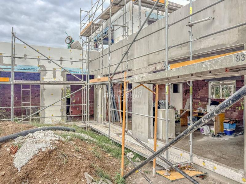 Foto f3fde830-de56-48b0-82b6-74a51122ad3a. Chalet with pool in residencial Begur-esclanyà Begur