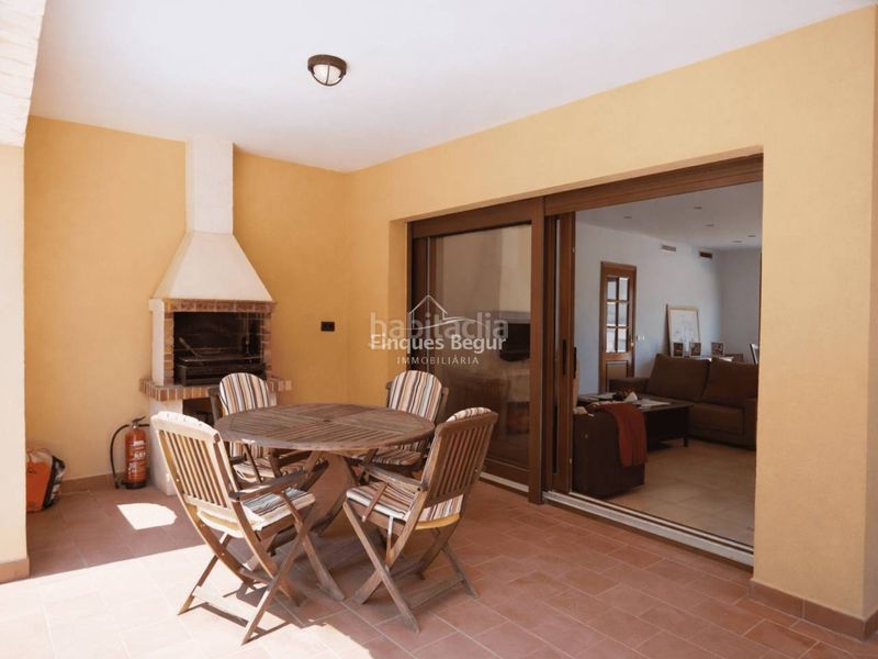 Foto 90be92da-aea0-487d-8892-2a7d935725ec. Xalet amb calefacció aparcament piscina a residencial Begur-esclanyà Begur