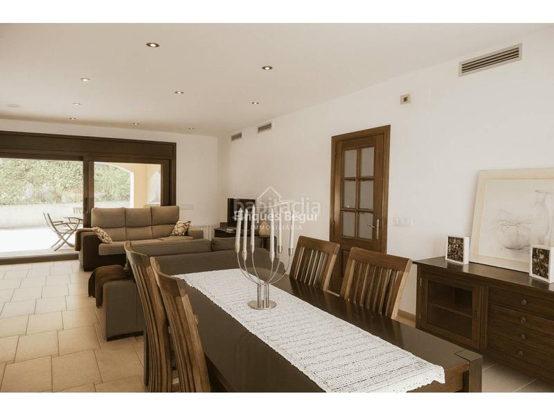 Foto f9ce5a60-1fa7-4392-8d21-41987f0d9a22. Chalet avec chauffage parking piscine dans residencial Begur-esclanyà Begur