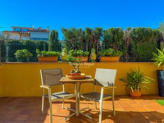 Casa adosada  Calle greco. Casa adosada luminosa con garaje en palafrugell, cerca de todos
