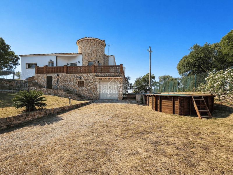 Foto 09266f91-3ea1-42e8-bed3-95a9117b46ed. Casa amb calefacció aparcament piscina a Pals