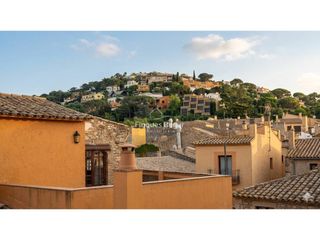 Apartament  Calle pi i rall�. Begur, apartamento con licencia tur�stica en el centro del puebl