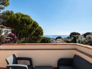 Xalet a Urbanizacion puig vermell 82. Pals, villa de lujo con vistas al mar a solo 5 minutos de la pla