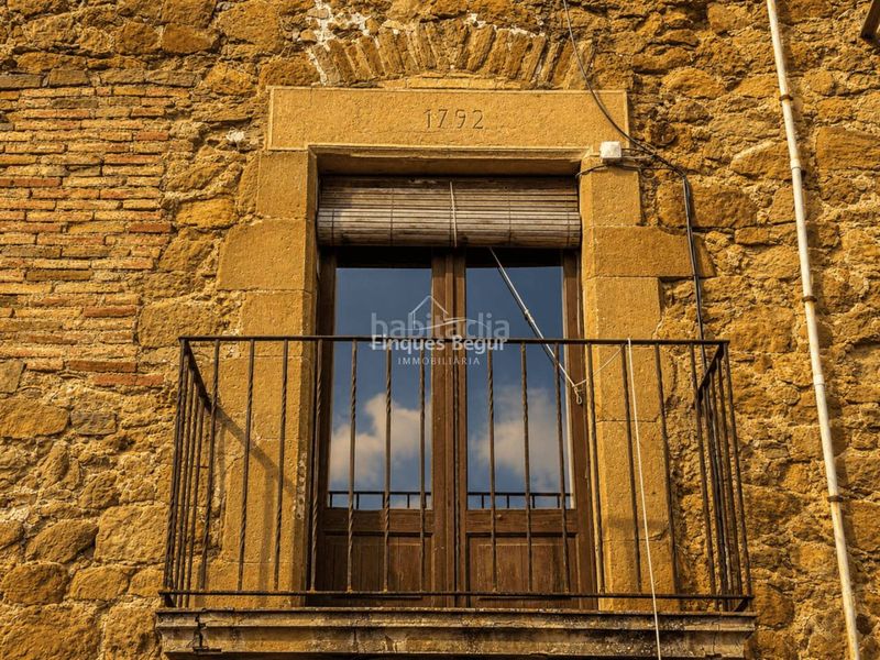 Foto d9e99102-3829-4618-958c-64910a2bf0d6. Masia amb aparcament a Corçà