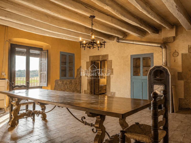 Foto df8ebf7e-1848-4805-993e-dd3ee8bd54e6. Masia amb aparcament a Corçà