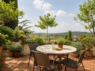 House  Paseo miranda. Begur, casa de pueblo con jardín privado y licencia turística ce