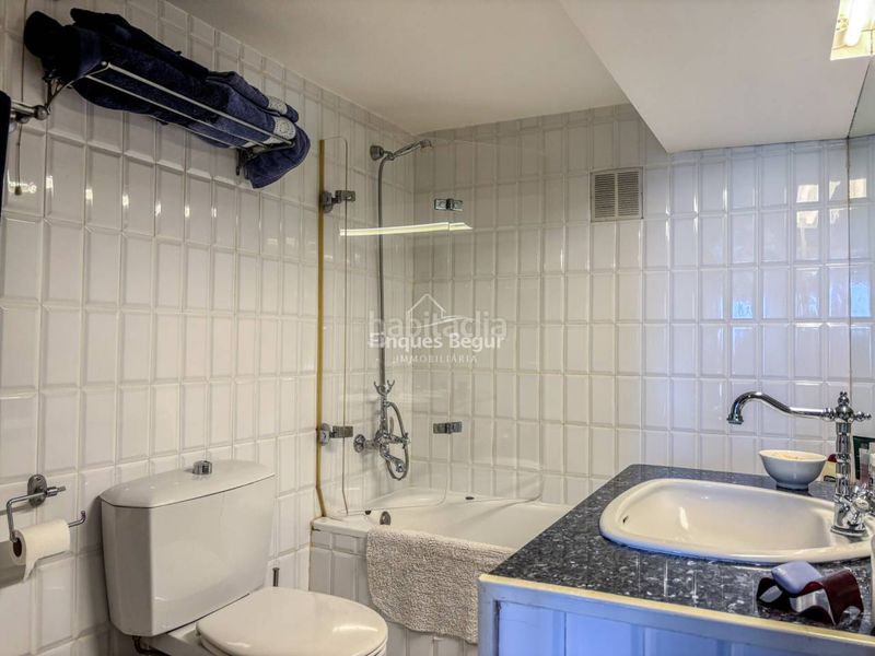 Foto d988706a-5e0e-4c00-b25f-54125d968a40. Casa amb calefacció aparcament a residencial Begur-esclanyà Begur
