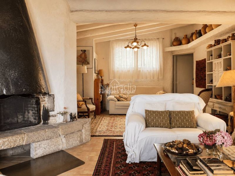 Foto e749ce2c-8b03-430c-89a1-dacee4c2550e. Casa amb calefacció aparcament a residencial Begur-esclanyà Begur