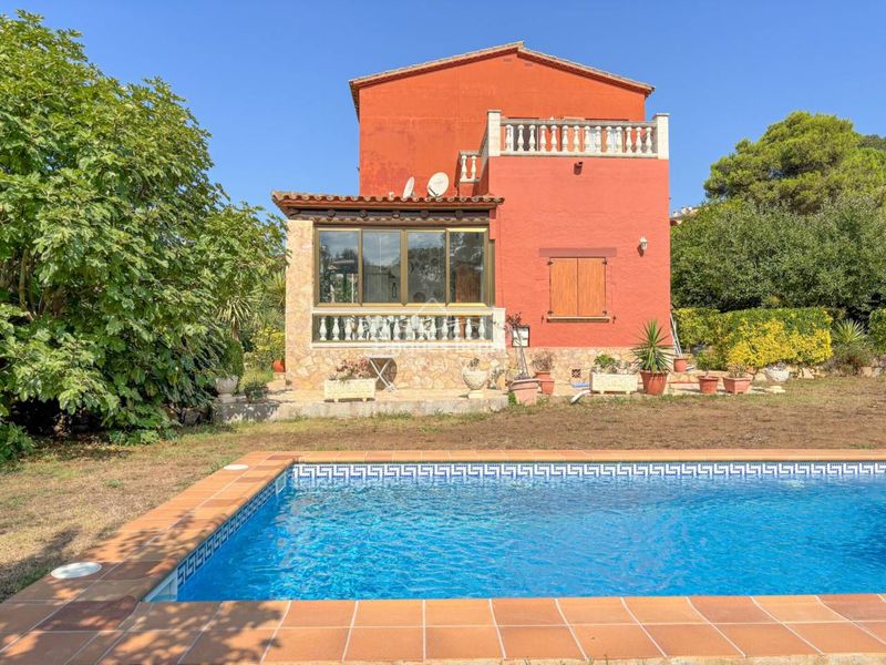 Foto 2f9b3ebd-5b98-4517-8026-ecf97d7521ff. Xalet amb calefacció aparcament piscina a residencial Begur-esclanyà Begur