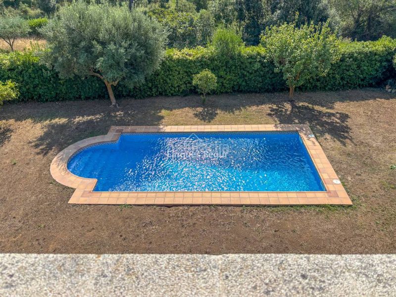 Foto a96d8762-9f0e-49fd-aa67-6a641c28e939. Xalet amb calefacció aparcament piscina a residencial Begur-esclanyà Begur