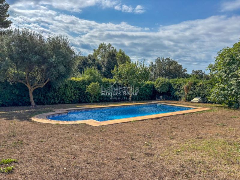Foto beb93630-8f05-45ab-b023-15ab4456bf16. Xalet amb calefacció aparcament piscina a residencial Begur-esclanyà Begur