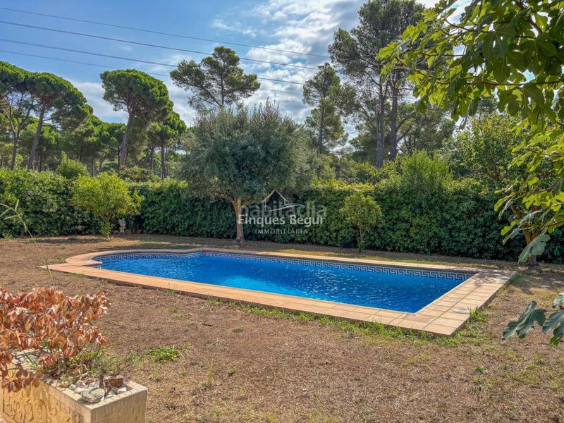 Foto c9ca6da6-0fb5-4d3f-b49d-b5fbe385e32a. Xalet amb calefacció aparcament piscina a residencial Begur-esclanyà Begur