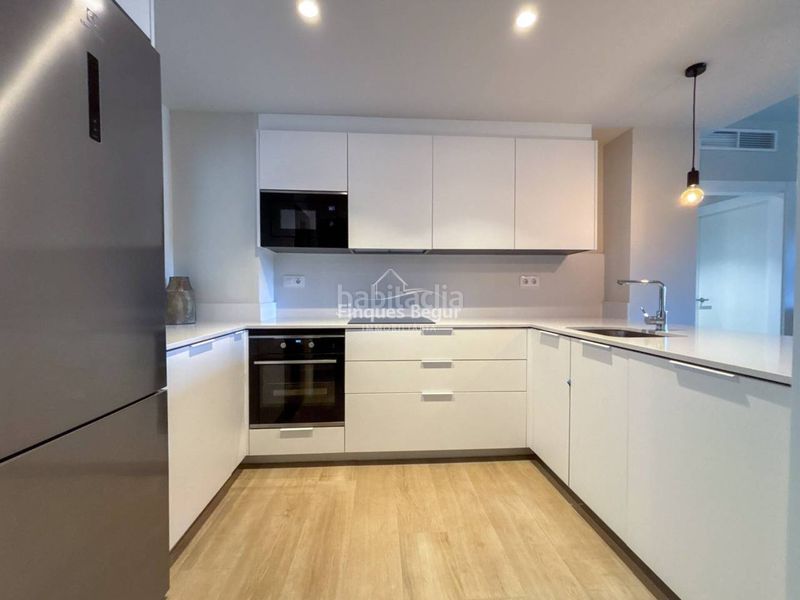 Foto 16283655-bc12-4f2d-aaad-5203646e3e6b. Apartament amb calefacció aparcament piscina a platja de Pals Pals