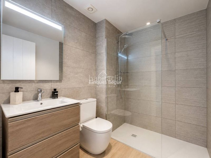 Foto 36541e40-6d90-4e3e-95fa-00fe5b77101c. Apartament amb calefacció aparcament piscina a platja de Pals Pals