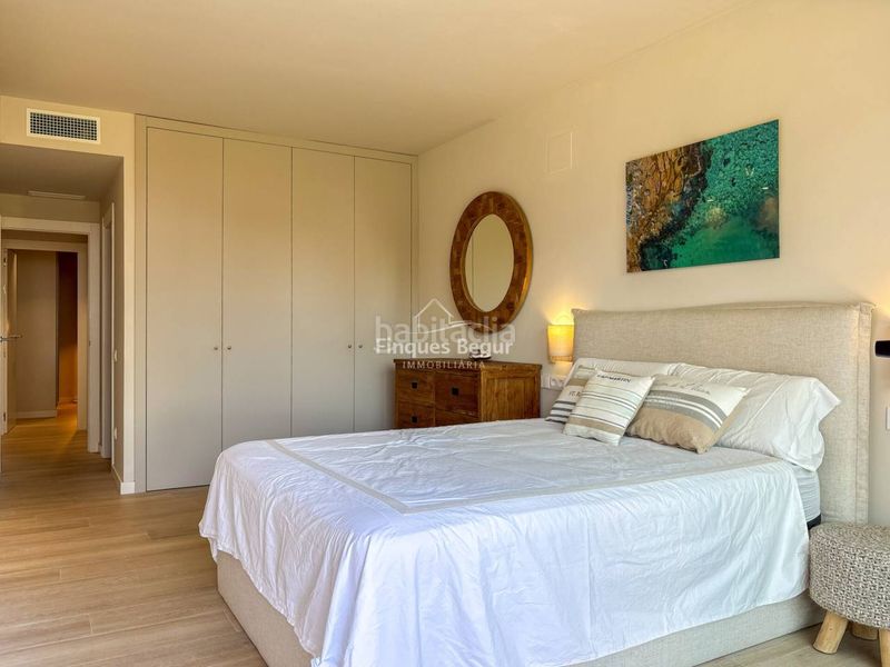 Foto b47b915c-8f65-41b1-9de9-0f1082abfbc2. Apartament amb calefacció aparcament piscina a platja de Pals Pals
