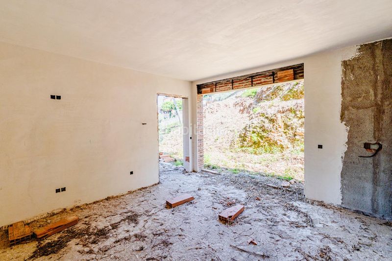 Foto 4a6b6528-2f71-475b-9f81-38da9899e76a. Casa a Corbera de Llobregat