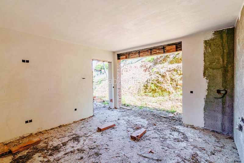 Foto ba241159-27b6-4c1c-b395-49afd4bb3d6b. Casa a Corbera de Llobregat
