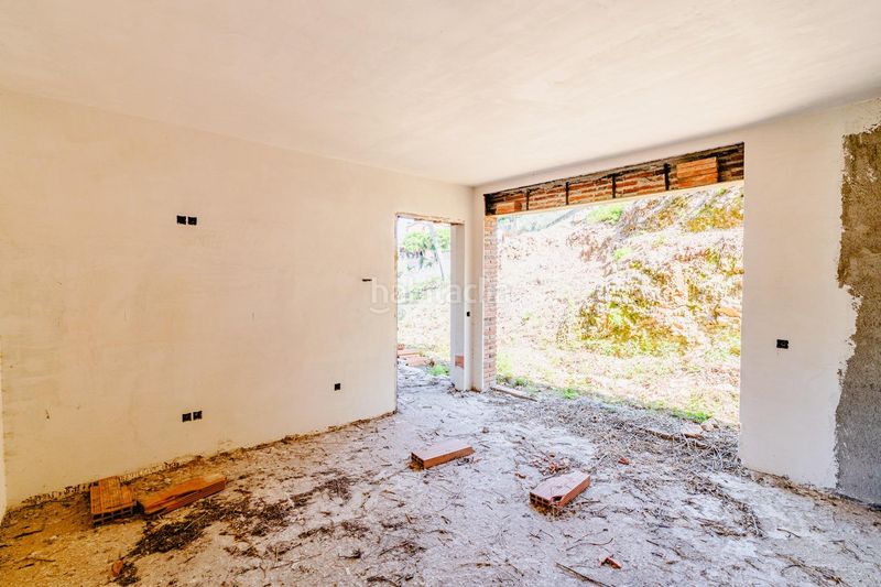 Foto bc9fe36c-506e-4edd-9861-57e8e8db6666. Casa a Corbera de Llobregat