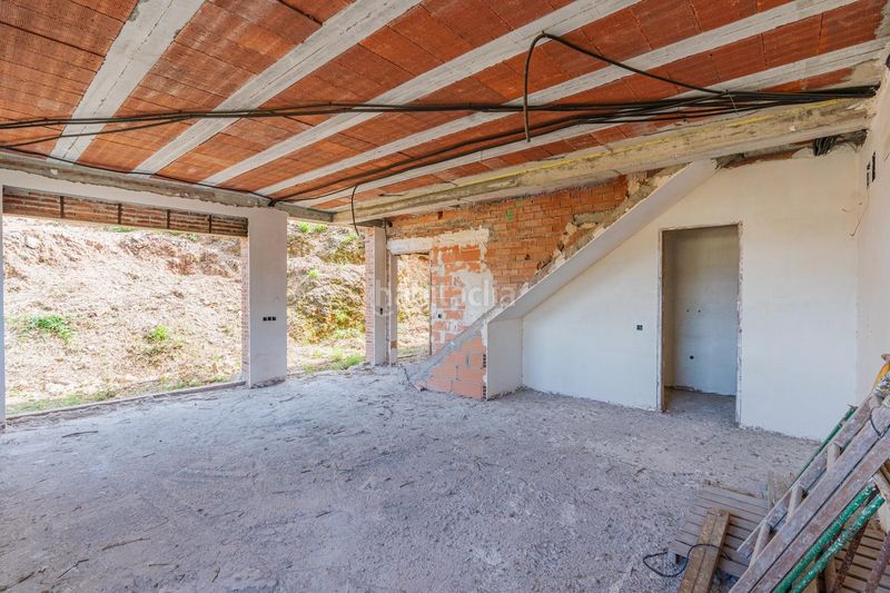Foto fdae8a5d-cab8-4bf2-bfae-8dbb563e99f7. Casa a Corbera de Llobregat