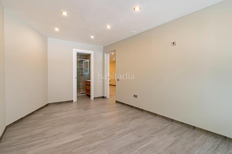 Foto b30f0cc5-df51-4809-bf62-deb82f34452a. Location bureau avec parking dans Sant Antoni Barcelona