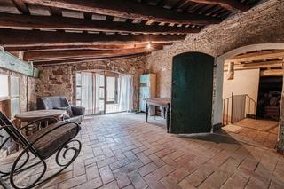 Casa a Sant Andreu de la Barca. Amplia casa para rehabilitar en el casco antiguo de sant andreu