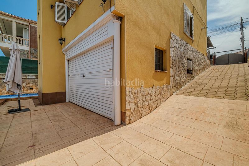 Foto 57b35b0d-9af3-47b2-b89a-220838db5548. Xalet amb calefacció aparcament piscina a Abrera