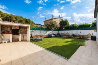 Casa a Sant Andreu de la Barca. Casa en venta en la colonia!, sant andres de la barca