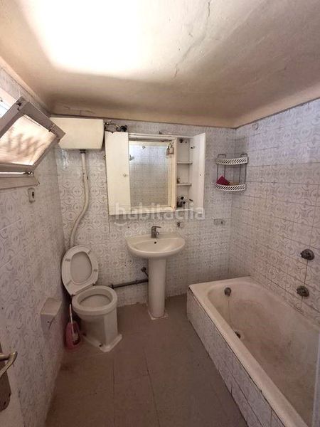 Foto 35889fee-fd3f-4903-b91f-5c9d77029678. Casa amb aparcament a Roda (La)