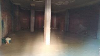 Affitto Locale commerciale in Roda (La). Local com. en alquiler en centro.