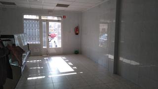 Rent Business premise in Roda (La). Local com. en alquiler en bascula.