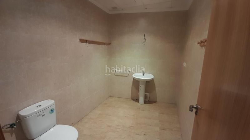 Foto a3bf9072-c2cd-4687-b74e-614173ffb56e. Miete geschäftsraum in Roda (La)