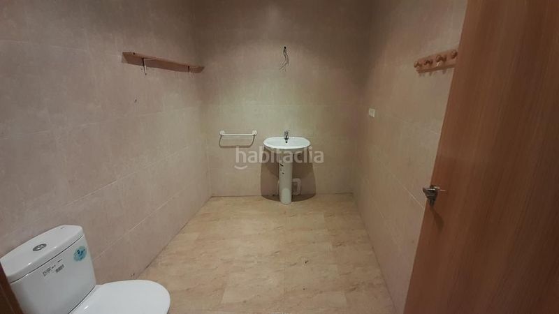 Foto ad9df962-f35c-4032-b1fb-0e7b0b302a3d. Miete geschäftsraum in Roda (La)